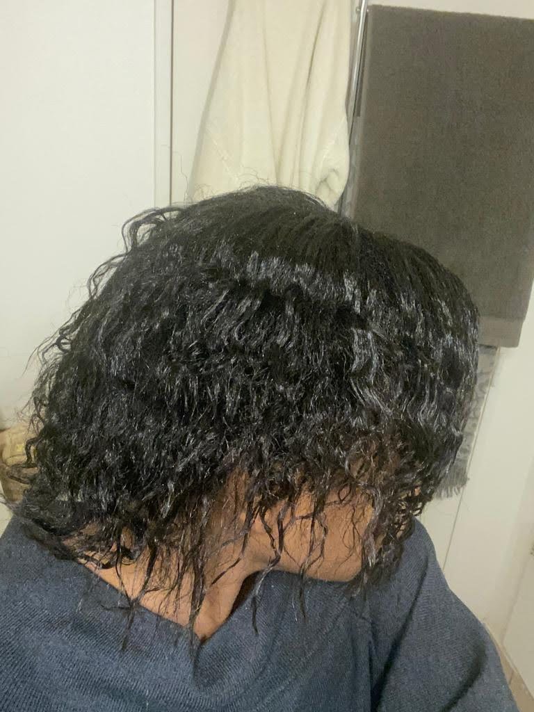 Photo d'Edwige, cheveux défrisés et en bonne santé