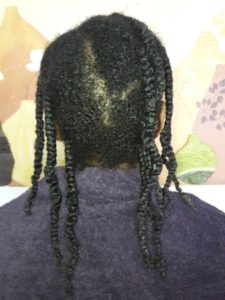 routine capillaire des cheveux naturels afro, bouclés/frisés